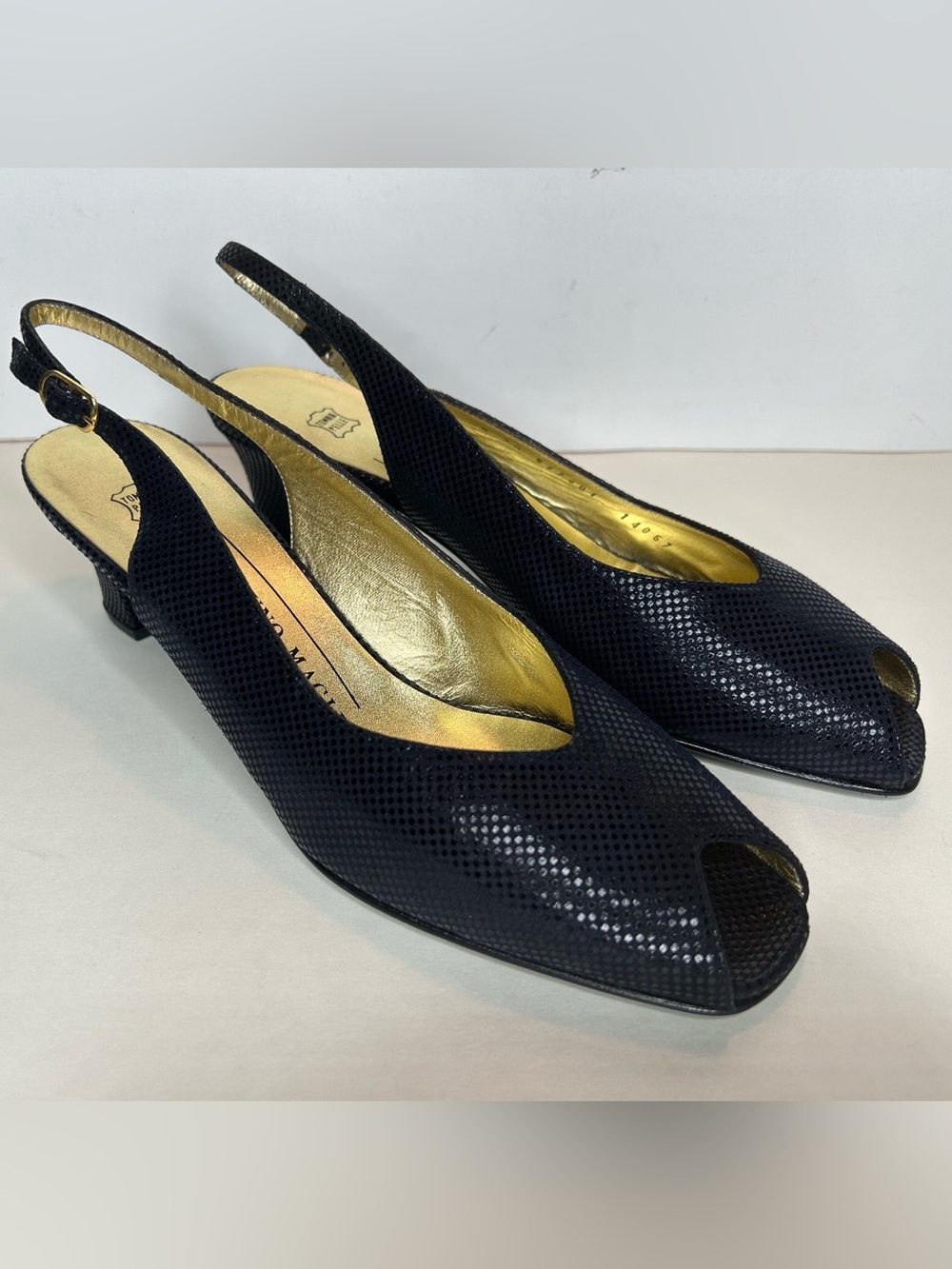 Bruno Magli Dark Blue Leather Peep toe Sling back 2” Heels Size AA 7.5